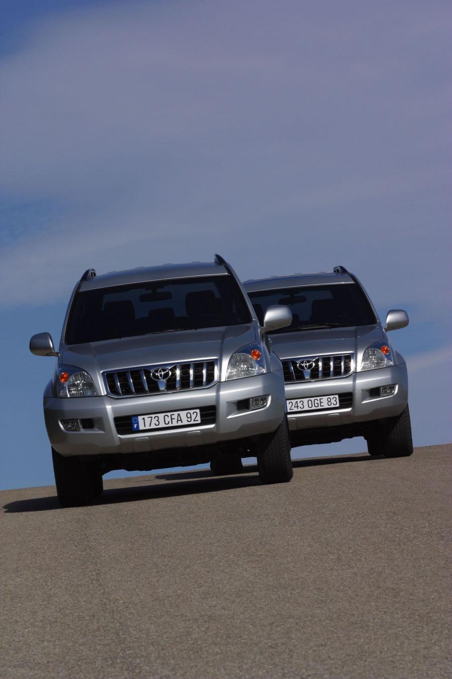  Toyota Land Cruiser 2003 года  (фото 27 из 192)
